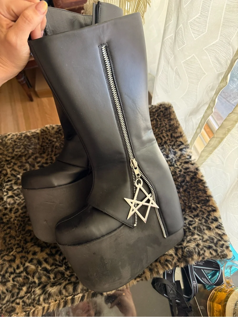 Platform killstar Knee-High Boots with Star Zipper Accent - Black